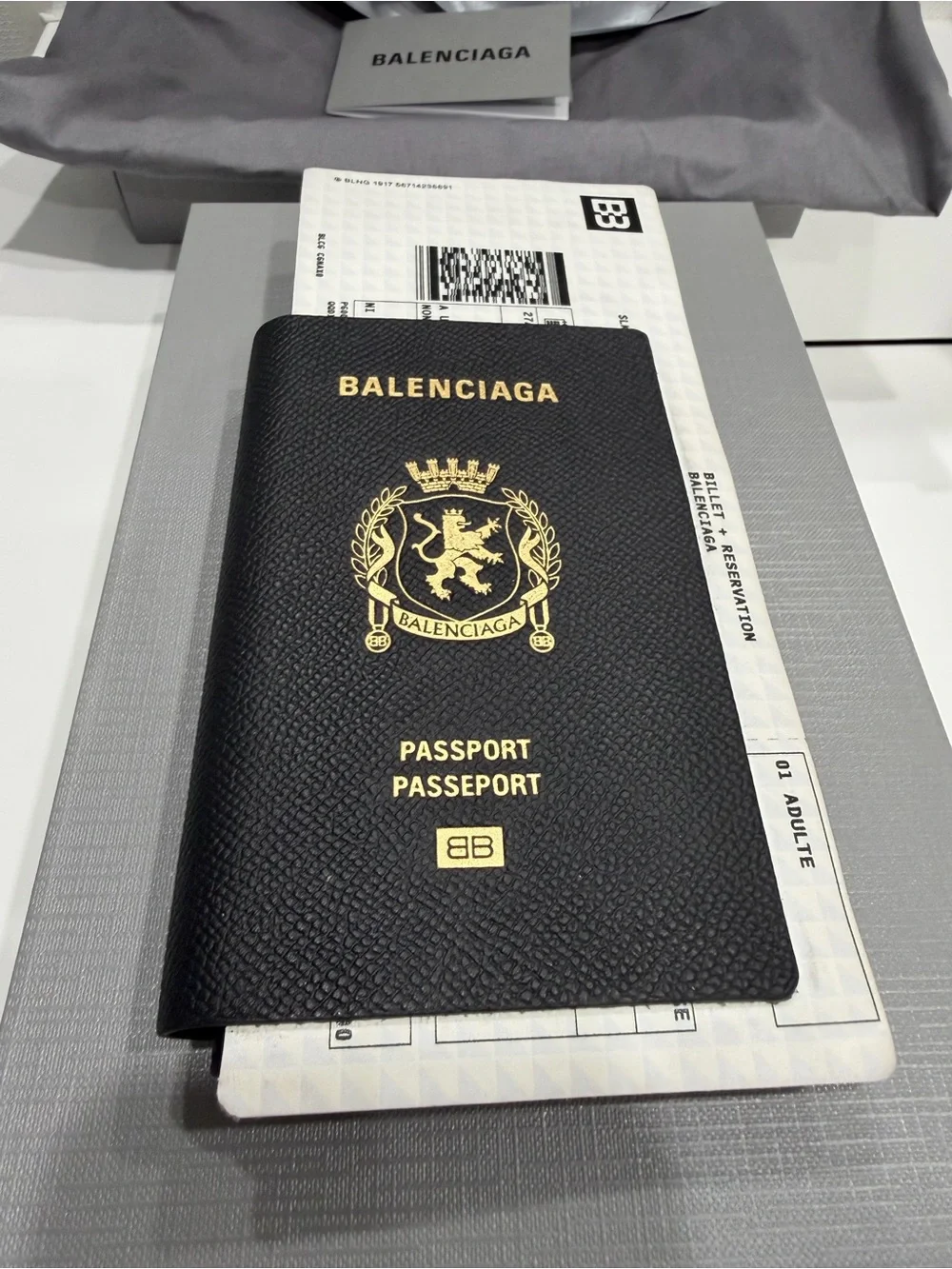 MEN'S PASSPORT LONG WALLET 1 TICKET IN BLACK BALENCIAGA